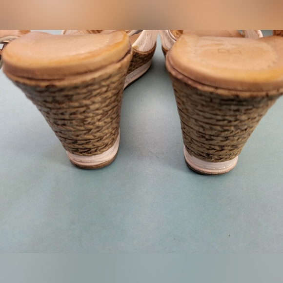 Pretty White Lace Wedge Sandals sz 10 - Picture 3 of 5